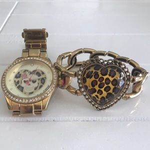 Gold Betsey Johnson leopard heart bracelet